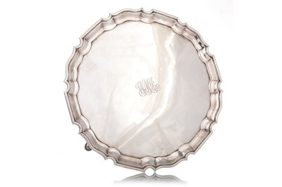 Lot 1365 - EDWARDIAN SILVER SALVER