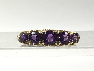 Lot 608 - AMETHYST RING