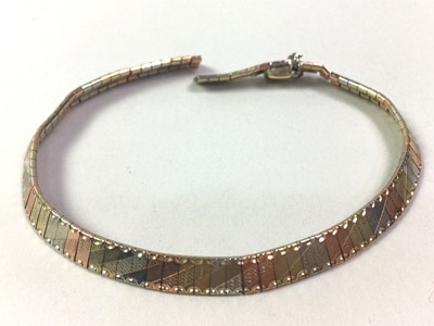 Lot 632 - NINE CARAT GOLD BRACELET