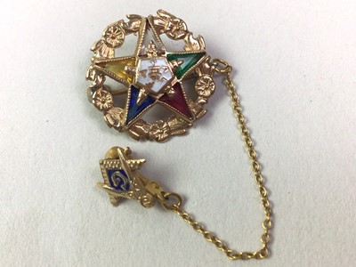 Lot 634 - SMALL GROUP OF JEWELLERY