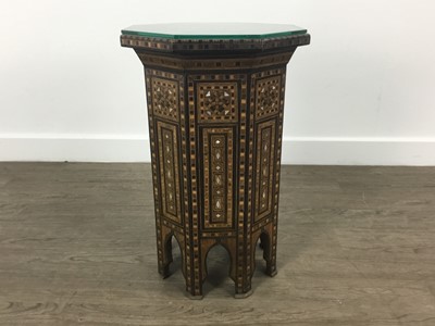 Lot 655 - ANGLO INDIAN PARQUETRY TEA TABLE