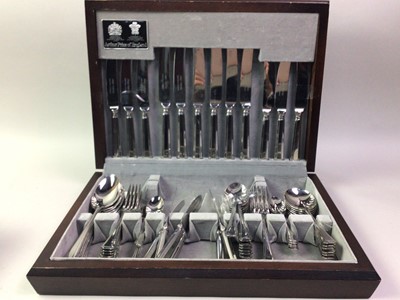 Lot 688 - CANTEEN OF CUTLERY