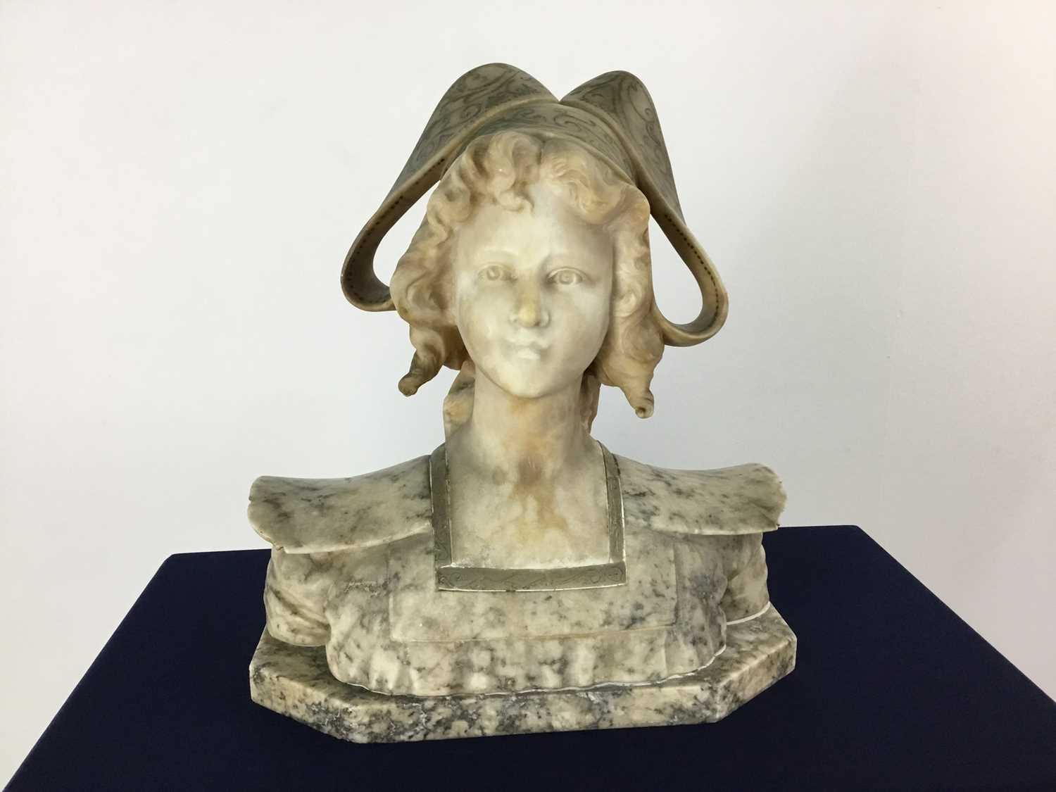 Lot 420 - GINO LAPINI (ITALIAN, C. 19TH / 20TH CENTURY), MARBLE BUST OF YOUNG LADY