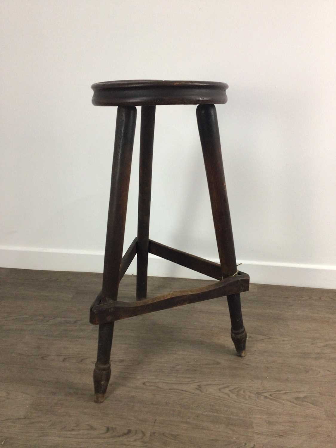 Lot 162 - STAINED OAK BAR STOOL