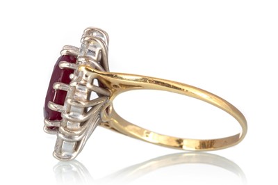 Lot 493 - RUBY AND DIAMOND RING