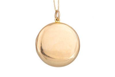 Lot 515 - GOLD LOCKET