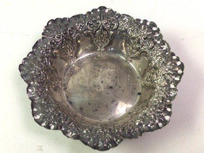 Lot 347 - EDWARDIAN SILVER BON BON DISH