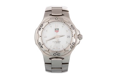 Lot 846 - TAG HEUER PROFESSIONAL