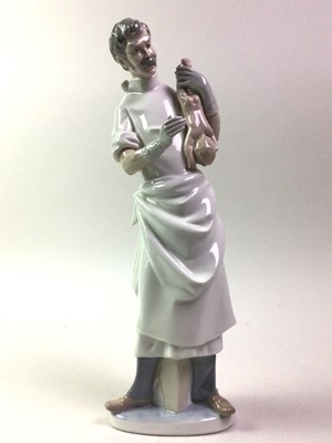 Lot 467 - COLLECTION OF LLADRO AND NAO FIGURES