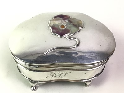 Lot 475 - EDWARDIAN SILVER TRINKET BOX