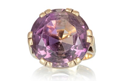 Lot 599 - AMETHYST DRESS RING