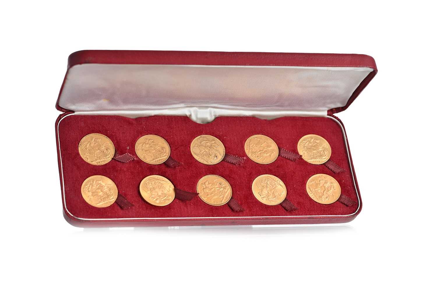 Lot 33 - COLLECTION OF TEN GOLD SOVEREIGN COINS