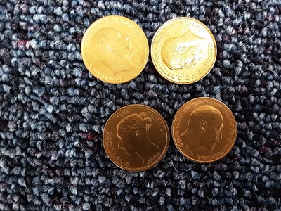 Lot 34 - COLLECTION OF TEN GOLD HALF SOVEREIGN COINS
