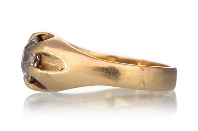 Lot 614 - DIAMOND GYPSY RING