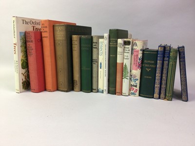 Lot 189 - COLLECTION OF BOOKS