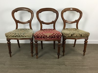 Lot 661 - FIVE MAHOGANY VICTORIAN BALLOON BACK DINING CHAIRS