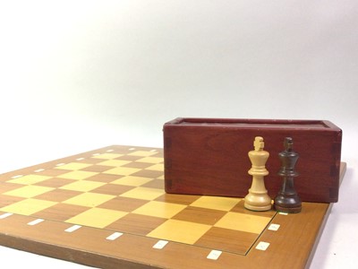 Lot 669 - MODERN WOOD CHESS SET