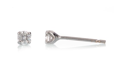 Lot 626 - PAIR OF DIAMOND STUD EARRINGS