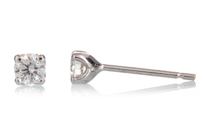 Lot 630 - PAIR OF DIAMOND STUD EARRINGS