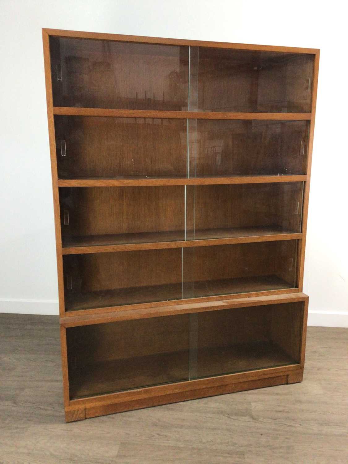 Lot 761 - MODERN OAK BOOKCASE