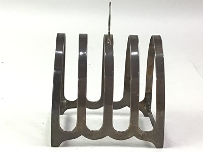 Lot 817 - SILVER FOUR DIVISION TOASTRACK