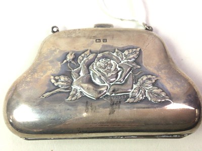 Lot 818 - SILVER PURSE