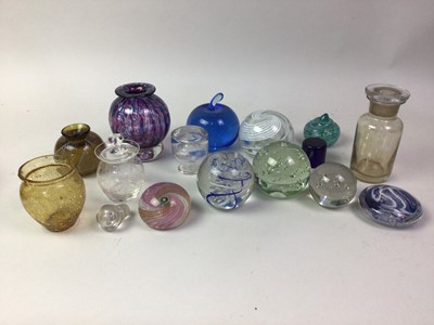 Lot 840 - GROUP OF GLASSWARE