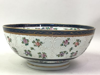 Lot 865 - FLORAL DECORATED BOWL