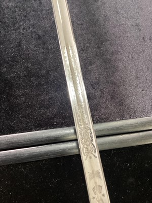 Lot 4 - BRITISH ROYAL NAVAL OFFICER'S DRESS SWORD
