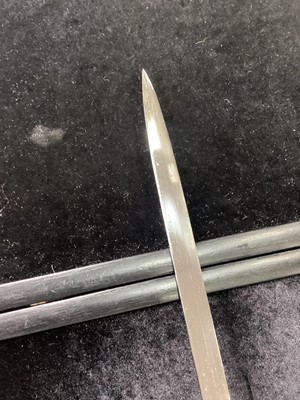 Lot 4 - BRITISH ROYAL NAVAL OFFICER'S DRESS SWORD