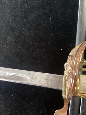 Lot 4 - BRITISH ROYAL NAVAL OFFICER'S DRESS SWORD