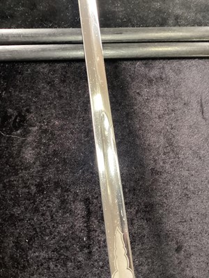 Lot 4 - BRITISH ROYAL NAVAL OFFICER'S DRESS SWORD