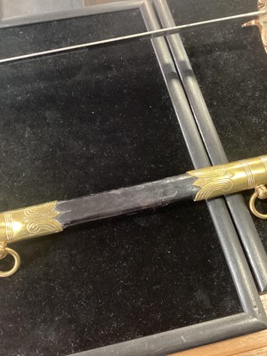Lot 4 - BRITISH ROYAL NAVAL OFFICER'S DRESS SWORD