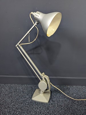 Lot 136 - HADRILL & HORSTMANN, ‘ROLLER’ COUNTERBALANCE DESK LAMP