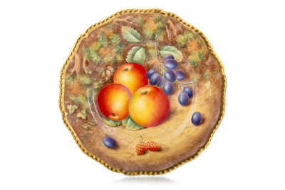Lot 1370 - ROYAL WORCESTER CABINET PLATE