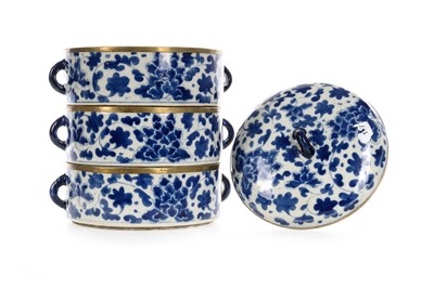 Lot 1211 - CHINESE BLUE AND WHITE THREE TIER LIDDED FOOD BOX