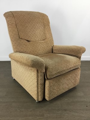 Lot 290 - UPHOLSTERED RECLINER ARMCHAIR