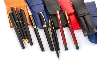 Lot 809 - SIX MODERN PARKER PEN SETS