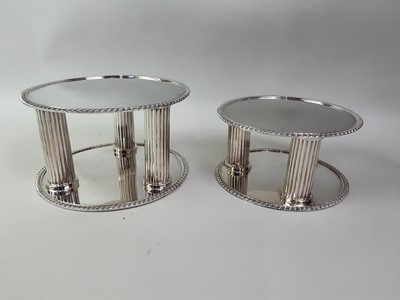Lot 221 - SILVER PLATED CIRCULAR CAKE STAND