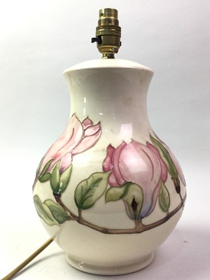 Lot 353 - MODERN MOORCROFT TABLE LAMP