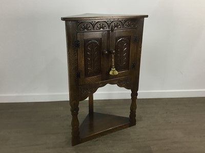 Lot 475 - OAK CORNER CABINET