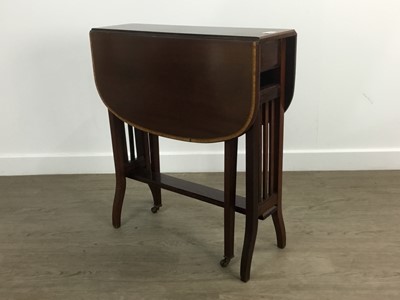 Lot 369 - MAHOGANY DROP LEAF OCCASIONAL TABLE