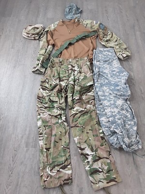 Lot 282 - GROUP OF MILITARY COMBAT GEAR