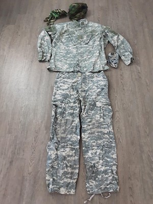 Lot 282 - GROUP OF MILITARY COMBAT GEAR
