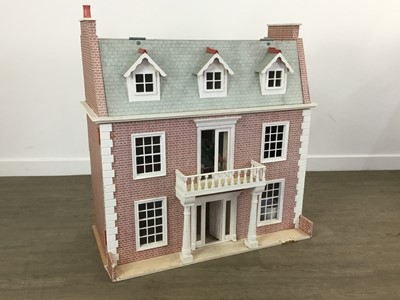 Lot 284 - GEORGIAN STYLE DOLL HOUSE