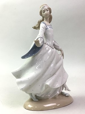 Lot 717 - GROUP OF LLADRO FIGURES