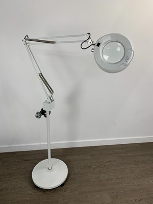 Lot 626 - VINTAGE ANGLEPOISE DENTIST LAMP