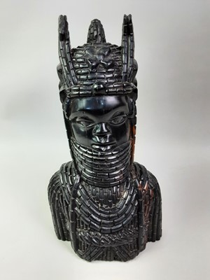 Lot 26 - AFRICAN WOOD CARVING