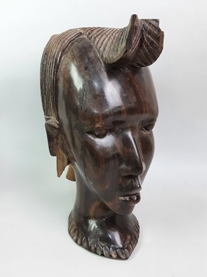 Lot 36 - GROUP OF THREE AFRICAN WOOD CARVINGS