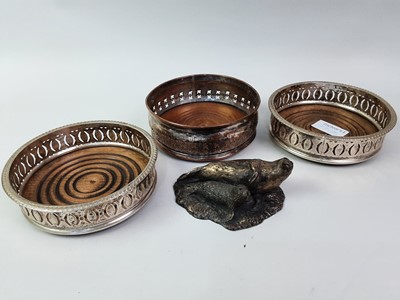 Lot 17 - GROUP OF MIXED ITEMS